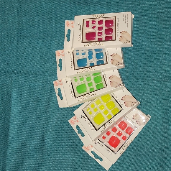 Artificial Toe nails - Picture 1 of 7